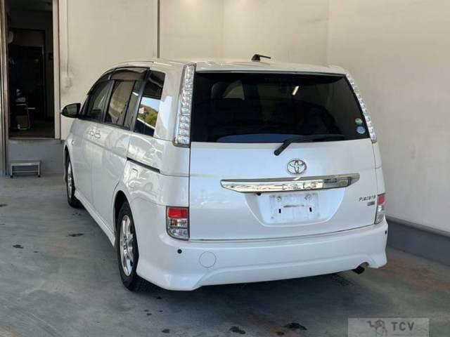 2015 Toyota Isis
