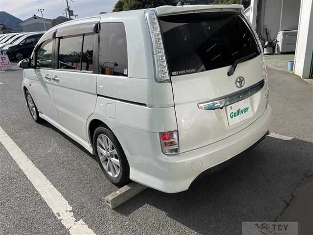 2013 Toyota Isis