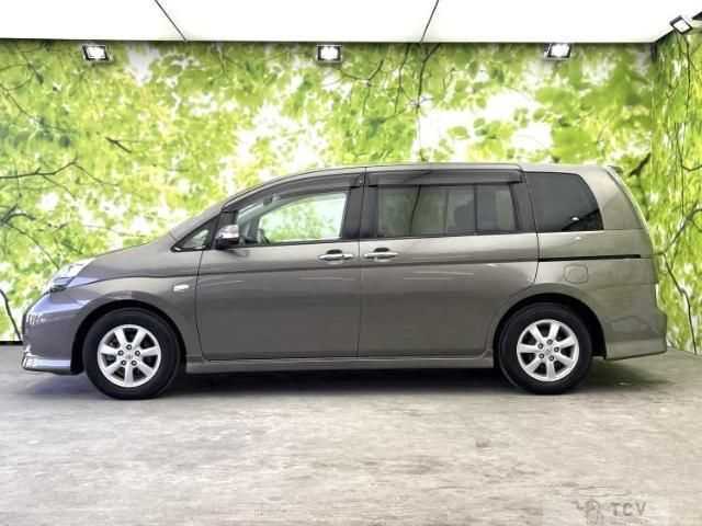 2011 Toyota Isis