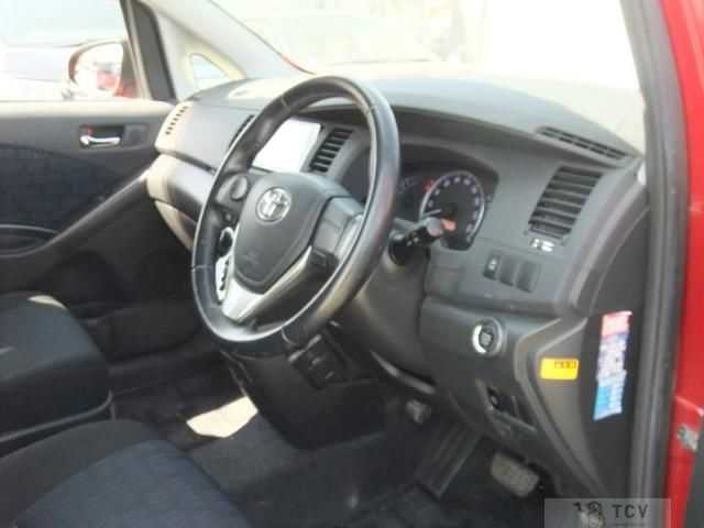 2014 Toyota Isis