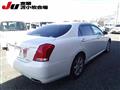 2013 Toyota Crown Majesta