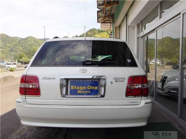 2004 Toyota Crown Estate