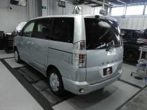 2003 Toyota Voxy