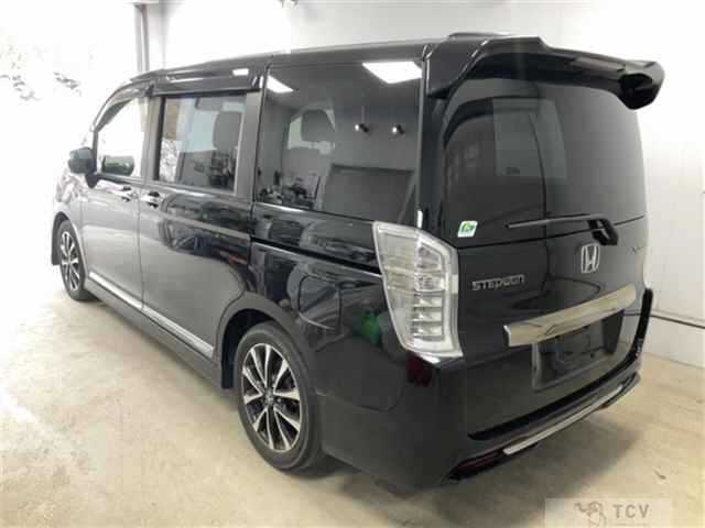 2013 Honda Step WGN