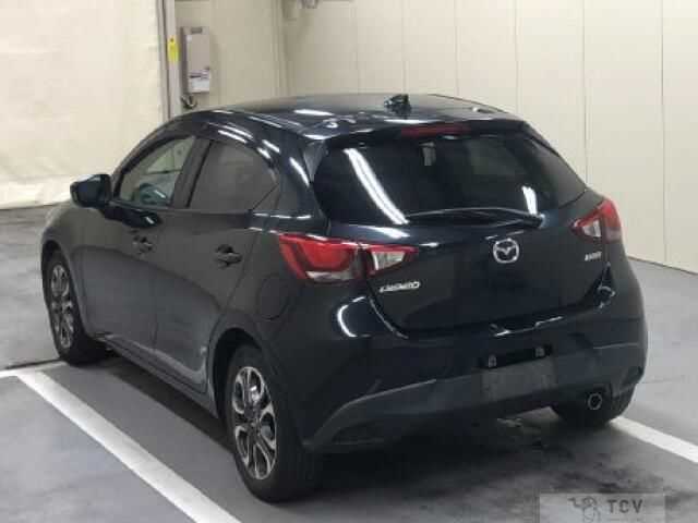 2016 Mazda Demio