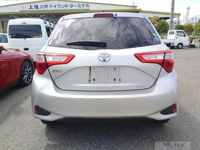 2017 Toyota Vitz
