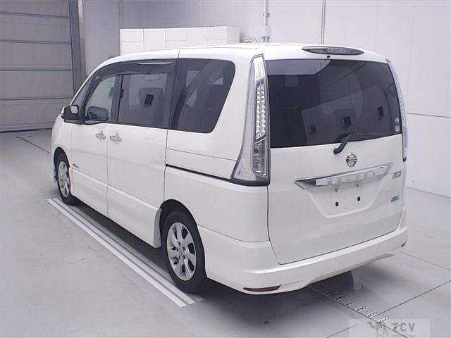 2013 Nissan Serena