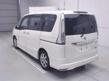 2013 Nissan Serena