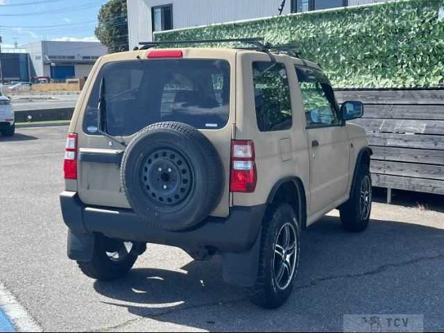2004 Mitsubishi Pajero Mini