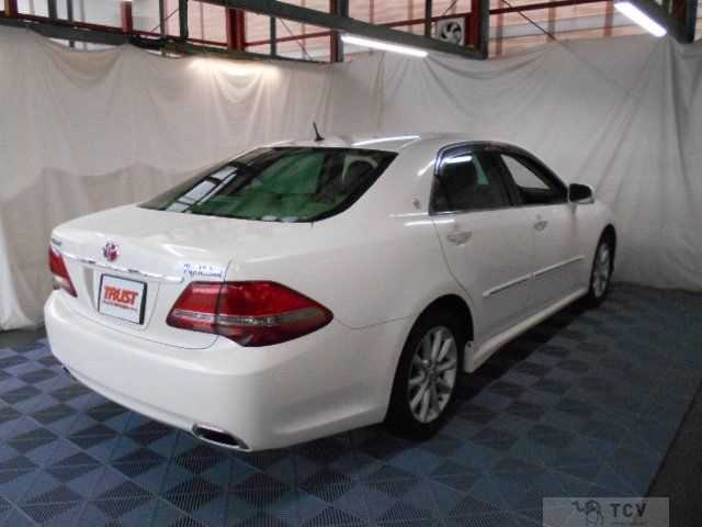 2009 Toyota Crown