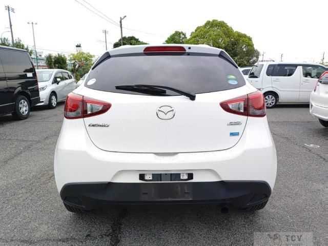 2016 Mazda Demio