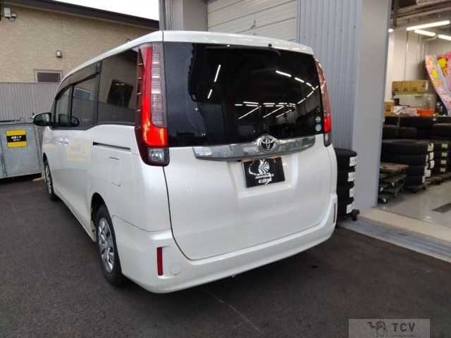 2015 Toyota Noah