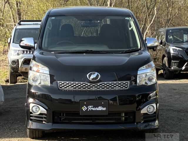 2013 Toyota Voxy