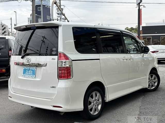 2008 Toyota Noah