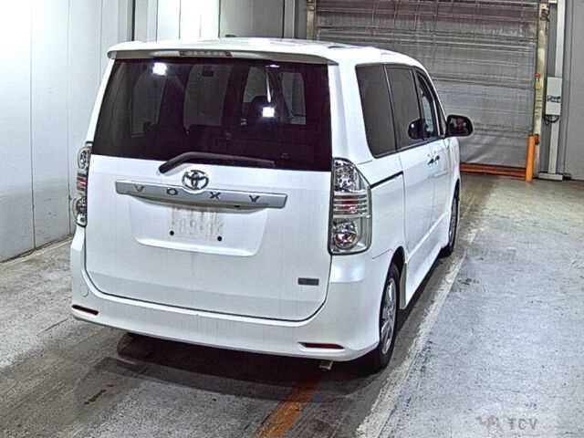 2009 Toyota Voxy