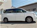 2013 Toyota Voxy