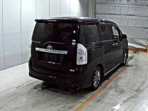 2013 Toyota Voxy