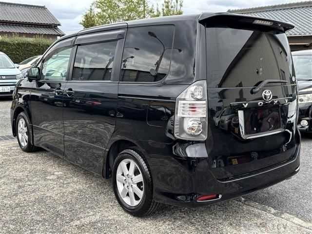 2007 Toyota Voxy