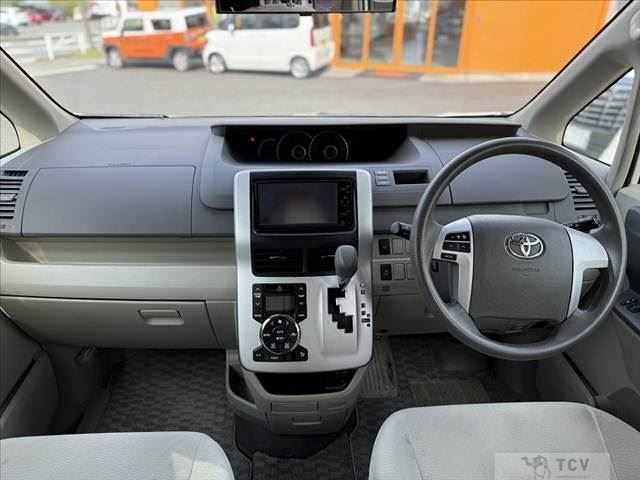 2010 Toyota Noah