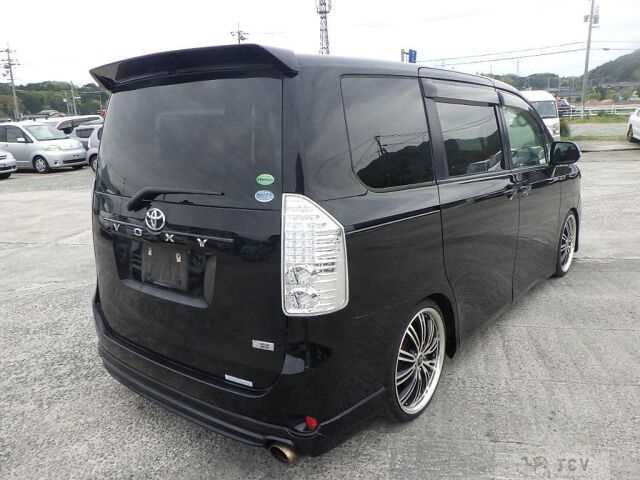 2013 Toyota Voxy