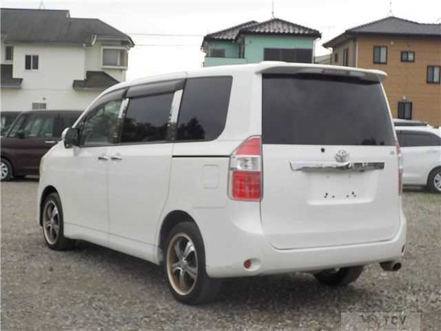 2009 Toyota Noah