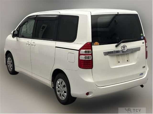 2013 Toyota Noah