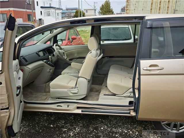 2013 Toyota Isis