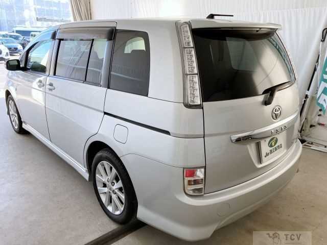 2013 Toyota Isis