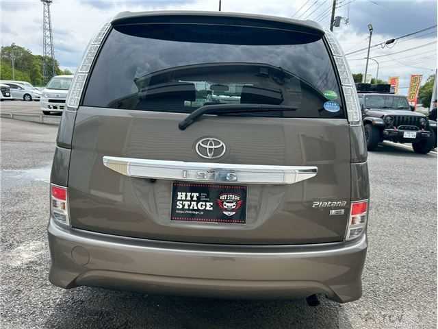 2013 Toyota Isis