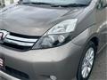 2013 Toyota Isis