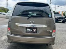 2013 Toyota Isis