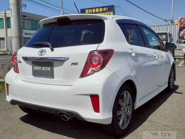 2011 Toyota Vitz