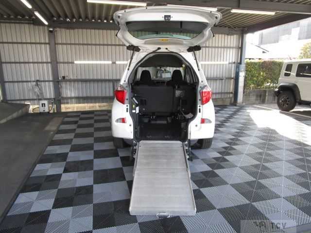 2012 Toyota Ractis