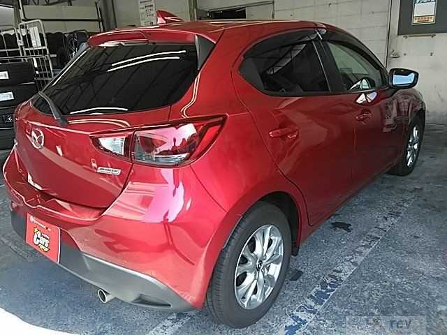 2016 Mazda Demio