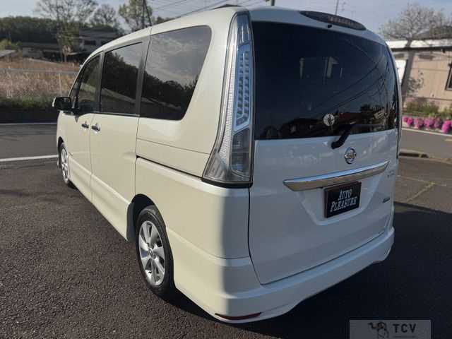 2013 Nissan Serena