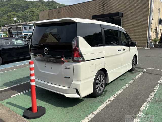 2017 Nissan Serena