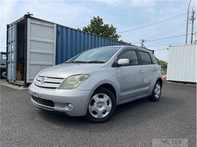 2005 Toyota IST