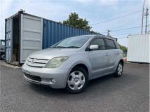 2005 Toyota IST