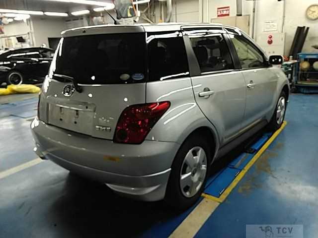 2005 Toyota IST
