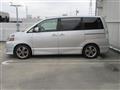2005 Toyota Voxy