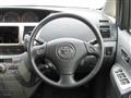 2005 Toyota Voxy