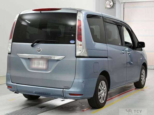 2013 Nissan Serena