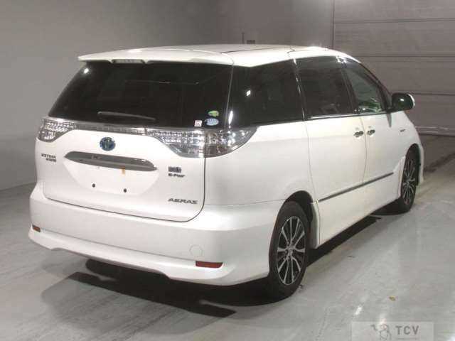 2013 Toyota Estima Hybrid