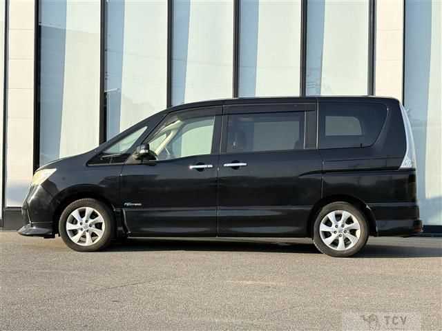 2013 Nissan Serena