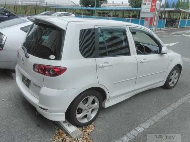 2004 Mazda Demio