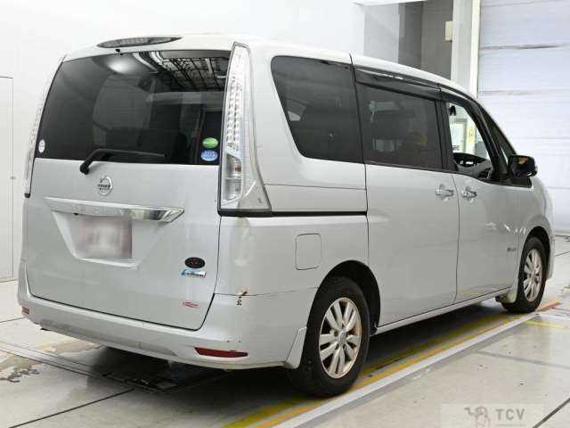 2013 Nissan Serena