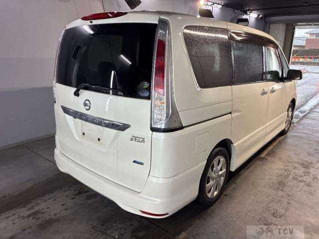 2011 Nissan Serena