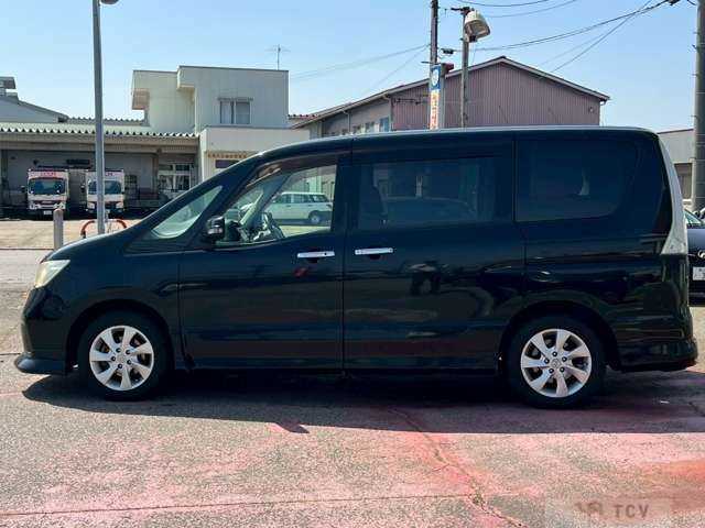 2011 Nissan Serena
