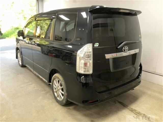 2013 Toyota Voxy