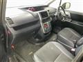 2013 Toyota Voxy